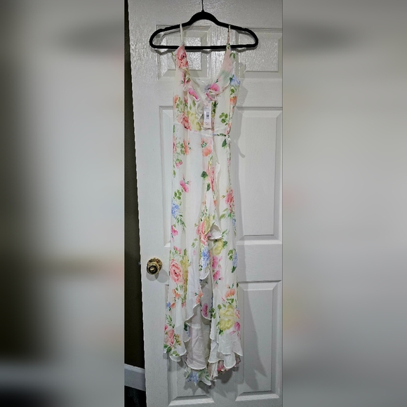 Yumi Kim Meadow Maxi Dress – Size M – NWT, Floral, Boho, Wedding, Tea Party - Picture 6 of 7